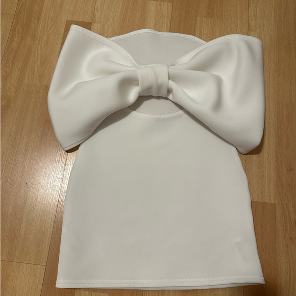 Prettylittlething petite bow bandeau dress - Picture 7 of 8